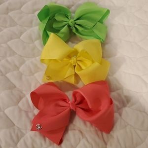 3 jojo bows